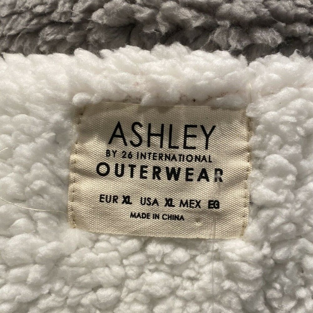 NEW Francesca's Cropped Sherpa Fuzzy Jacket - Picture 8 of 8